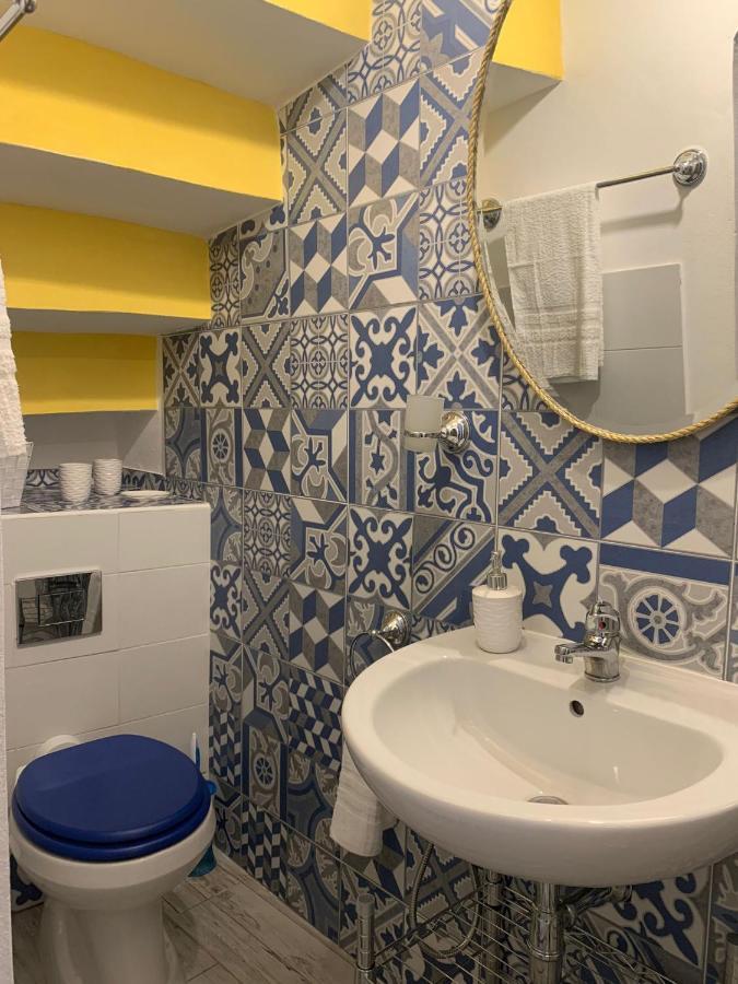 Le Lanterne Di Terrasini Hotell Exteriör bild