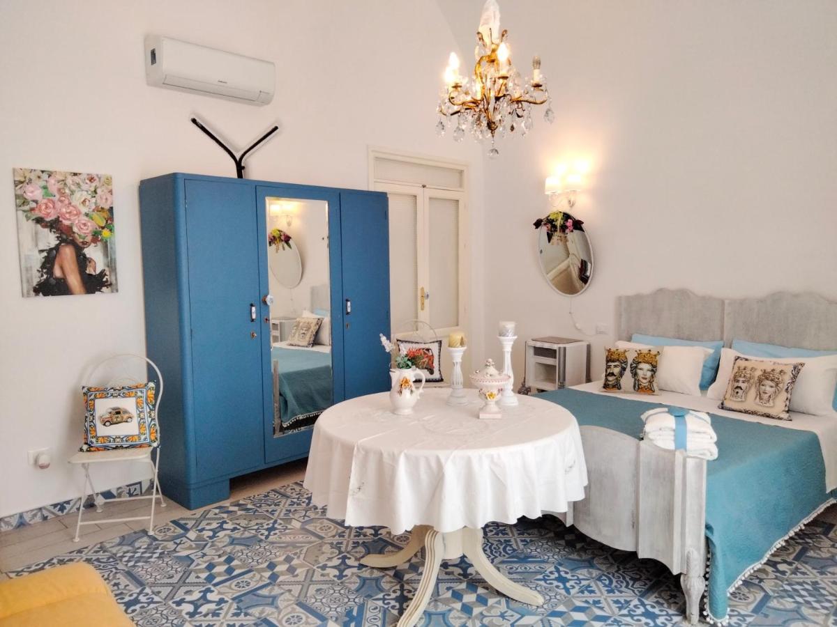 Le Lanterne Di Terrasini Hotell Exteriör bild